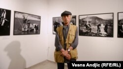 "Obično smo gledali rat koji se događa negde tamo – Vijetnam, Bliski istok, Avganistan… A onda se dogodio ovde": Miloš Cvetković na otvaranju izložbe u "Endžio habu"