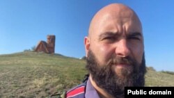 پابلو گونزالس، روزنامه‌نگار اسپانیایی-روسی