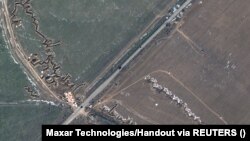 Satelitski snimci ruskih snaga koje se spremaju za rat na Krimu