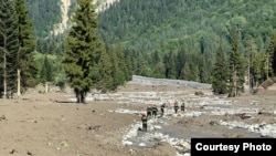 35 людей все ще не виходять на зв’язок у зоні стихії