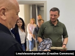 Олександр Прокудін у почесному консульстві Греції. Херсон, 2023 рік