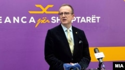 Kreu i Aleancës për Shqiptarët, Arben Taravari, ka shpallur kandidaturën për president të Maqedonisë së Veriut. 