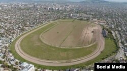 “Ак-Кула” ат майданы. Социалдык тармактардан алынган фото. 