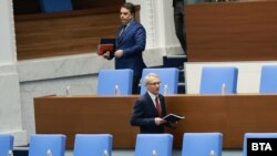 Министърът на финансите Асен Василев и премиерът Николай Денков