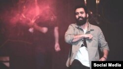 Мехди Ярахи, ирански протестен певец, който е арестуван