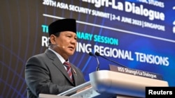 Прабово Субианто ингапурда өтүп жаткан"Шангри-Ла Диалогу" форумунда сүйлөп жатат. 3-июнь, 2023-жыл. 