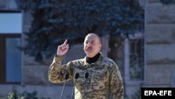 Літак Azerbaijan Airlines був «пошкоджений ззовні» на території Росії, його також вивели з ладу засобами РЕБ, сказав президент Азербайджану Ільгам Алієв