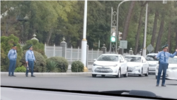 Diňle: PÝGG emeldarlary sürüjilik şahadatnamasynyň öwezine 'käbir aýallary gatnaşyga zorlamakda aýyplanýar'
