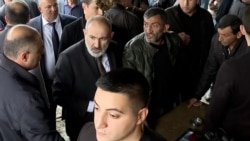 Border Village Residents Challenge Armenian PM Over Demarcation With Azerbaijan
