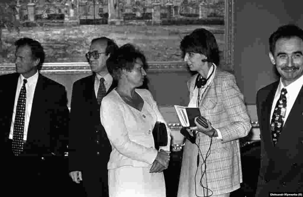 Свою журналістську кар&rsquo;єру Інна Кузнецова розпочала в&nbsp;агенції новин Національної радіокомпанії України.&nbsp;На початку 2000-х створювала, а згодом очолила &laquo;Радіо Ера FМ&raquo;. Це була перша сучасна розмовна радіостанція, в ефір якої міг зателефонувати будь-який українець і поставити запитання чиновнику. У 2009 році стала головною редакторкою Київського бюро Радіо Свобода &nbsp;