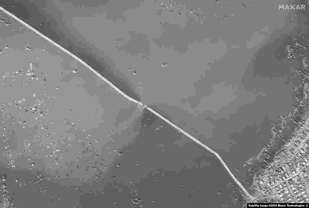 Дамба в Орске: до и после прорыва. Орск продолжает бороться с мощными паводками, которые обрушились на город в результате быстрого таяния снега и прорыва дамбы