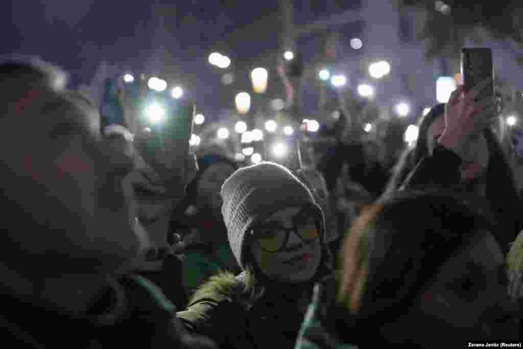 Pe lângă alegerile parlamentare, cetățenii sârbi vor vota în 65 de localități, inclusiv în Belgrad, capitala țării, unde un sondaj recent prevede o victorie rară a opoziției.