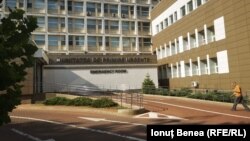 Copilul a fost internat în comă la Spitalul Județean din Suceava, unde ar fi trebuit să îi fie prelevate organele. 