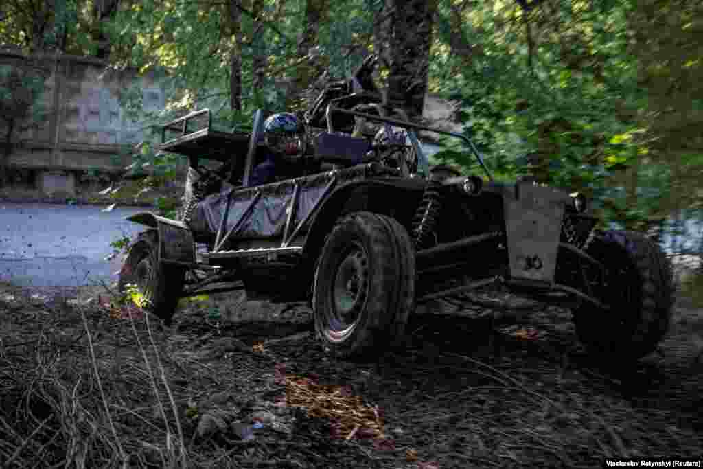 &bdquo;Minden feladatra van egy jármű&rdquo; - mondja Tarhov. &bdquo;A mi buggy járműveink nem tudnak egy páncélozott személyszállító jármű erejével közlekedni. De mobilak, könnyűek, nehéz célba venni őket, és gyakorlatilag lehetetlen őket páncéltörő rakétával megsemmisíteni&rdquo; &nbsp;