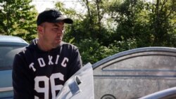 Nën erë të rëndë e me pagë të ulët: Si ia dalin pastruesit e qytetit? 