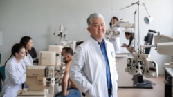 Бишкектеги "Көз хирургиясы" клиникасынын ээси Алмазбек Исманкулов. Архив сүрөт.