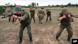 Militarii Wagner îi vor intrui pe militarii din Belarus, după cum a declarat ministrul Apărării de la Minsk. 