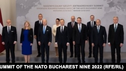 Президентите на съюзниците от източния фланг на НАТО и американския президент Джо Байдън на срещата във Варшава на 22 февруари 2023 г.