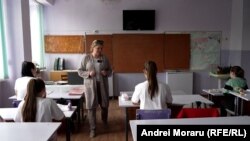 Astăzi, elevii alolingvi din R. Moldova susțin examenul la limba și literatura română.