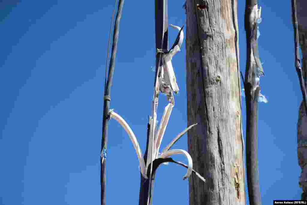 Внаслідок розльоту уламків після прильоту російської ракети перебило комунікації. Понад 80 абонентів залишилися без світла,&nbsp;10 травня 2024 року