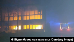 "Голден Магнат" ишканасынын кампаcын өрт каптаган учур. 2023-жылдын 4-июнуна оогон маал. 