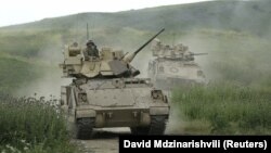 Bradley infantry fighting vehicles (file photo)