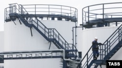 Мунай базасы. (Иллюстрациялык сүрөт)