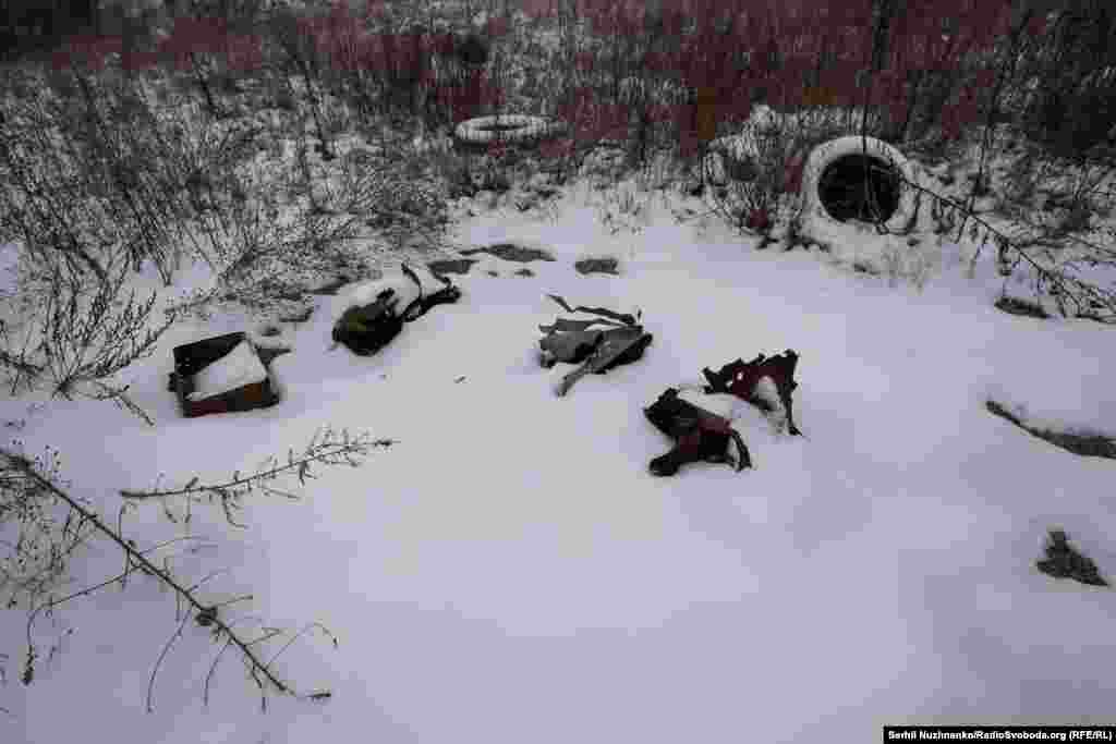 Зруйновані будинки, згорілі автівки та те, що залишилося від снарядів і мін...