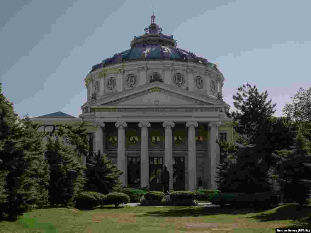 Pentru George, Bucureștiul a fost și va rămâne o capitală intelectuală, nu doar una administrativ-politică. Peste 50 de instituții de cultură există în oraș.&nbsp;