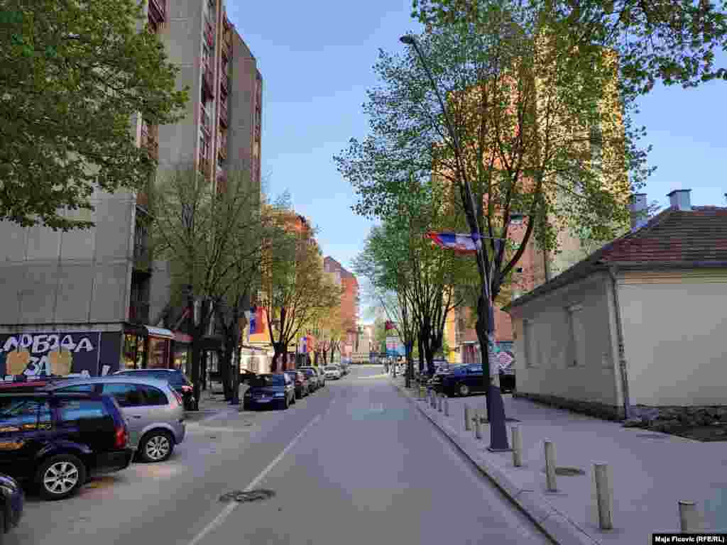 Qendra e Mitrovicës së Veriut në orët e mengjesit në ditën e zgjedhjeve.&nbsp;