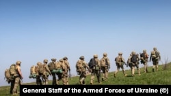 Велика кількість готова піти на службу, але за певних умов, – каже Владислав Грезєв