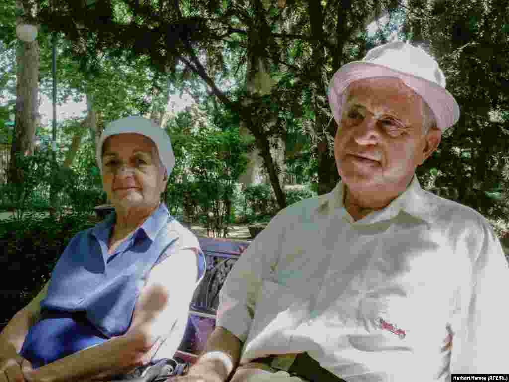 Ana și George locuiesc în București de la începutul anilor &lsquo;60, iar acum spun că se simt cu adevărat bucureșteni. &bdquo;Pentru mine, este un oraș foarte frumos și sunt foarte legat de București. Mai ales acum, la sfârșitul vieții, întotdeauna vezi partea frumoasă a lucrurilor și treci peste ceea ce mai este așa și așa - discutabil, criticabil. Nu e niciun fel de problemă pentru mine. Accept totul așa cum este și&nbsp; mă bucur de cât mi se oferă&rdquo;, spune domnul George.