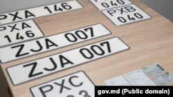 Înmatricula mașinilor cu așa-numitele plăcuțe neutre permite locuitorilor din regiunea transnistreană să participe în traficul internațional.