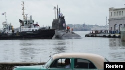 Nava rusească submarin, una dintre cele patru trimise de Federația Rusă în Portul Havana, la 145 km de Florida, într-un gest de forță care amintește de criza rachetelor cubaneze din octombrie 1962, în plin Război Rece.