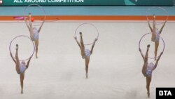 Ансамбълът на България защити в събота абсолютната си титла в многобоя на 40-ото Европейско първенство по художествена гимнастика в унгарската столица Будапеща. Българските гимнастички спечелиха общо 4 златни медала.