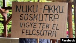 Helyiek tiltakoztak Sóskúton az akkufeldolgozó ellen 2024. február 11-én