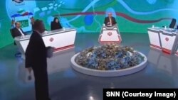 تصویری از لحظه پرتاب میکروفون توسط محمد فاضلی