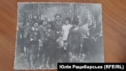 Микола Кучер серед учнів