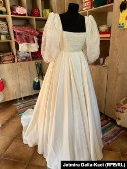 “Nuk doja një nga ato fustanet e shtrenjta të nusërisë që i gjen në dyqane"