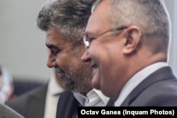 Liderii PNL și PSD trebuie să decidă ce formă va avea noua lege a pensiilor speciale. Nicolae Ciucă (în prim plan) și Marcel Ciolacu conduc Guvernul, respectiv Camera Deputaților.