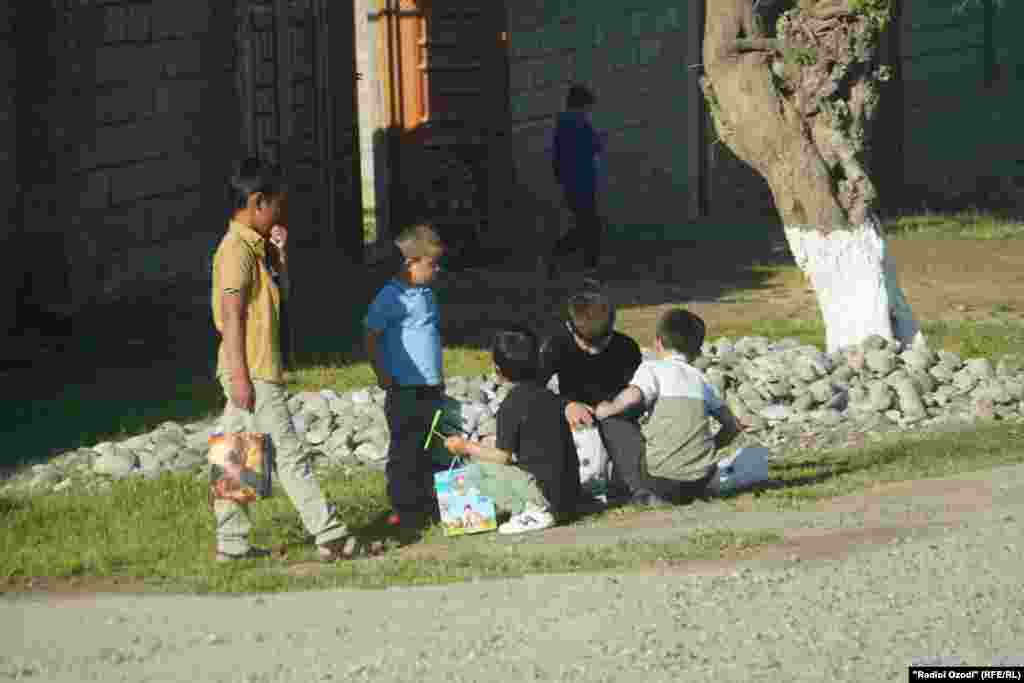 &quot;Идгардак&quot; - праздничные детские гуляния в Иди Рамазан, Куляб, 21 апреля 2023 года