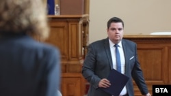 Стою Стоев от ПП-ДБ. 