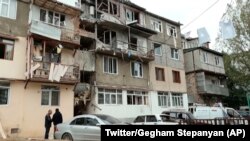 Жикчил Тоолуу Карабактын борбору Степанакерттеги жабыркаган имарат. 19-сентябрь, 2023-жыл.