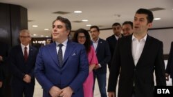 "Продължаваме промяната" даде пресконференция след края на двудневното си общо събрание в София, 31 март 2024 г. На снимката на преден план: лидерите на партията Кирил Петков (вдясно) и Асен Василев.