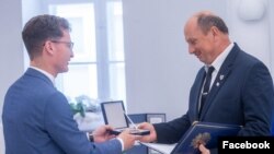 2019-ben Németh László-díjjal tüntette ki az önkormányzat, 2022-ben Székesfehérvár Oktatásáért díjat kapott a polgármestertől