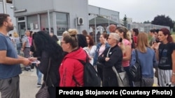 Detalj sa jednog od okupljanja radnika tokom štrajka u leskovačkoj Juri, jun 2024.