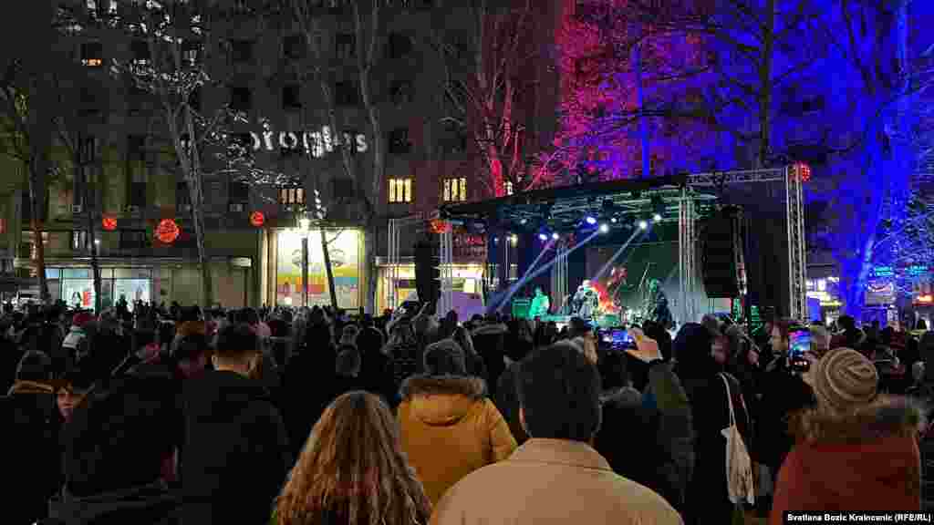 Conform listelor electorale oficiale, în Serbia există aproximativ 6,5 milioane de persoane cu drept de vot.