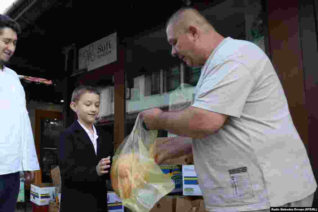 Na bajram se u Sarajevu kupuje poseban hljeb - paklama.&nbsp;