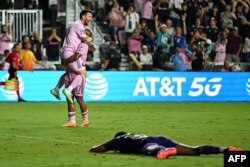 لیونل مسی پس از سومین گل خود مقابل اورلاندو سیتی