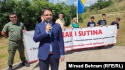 Predsjednik Zajednice porodica žrtava ubijenih na Uborku i Sutini 1992. Adnin Hasić tokom obilježavanja godišnjice zločina, 13. juni 2024.
